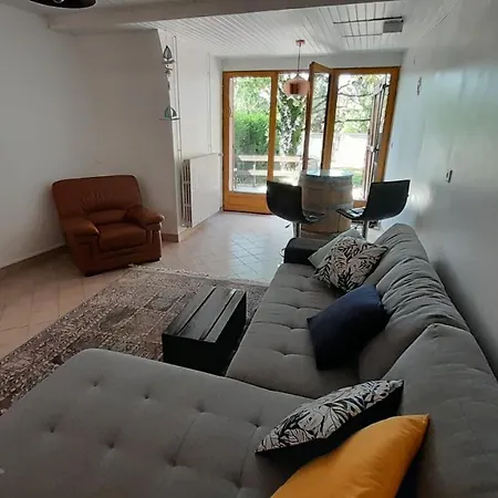 Проживание в семье Chez Thomas *